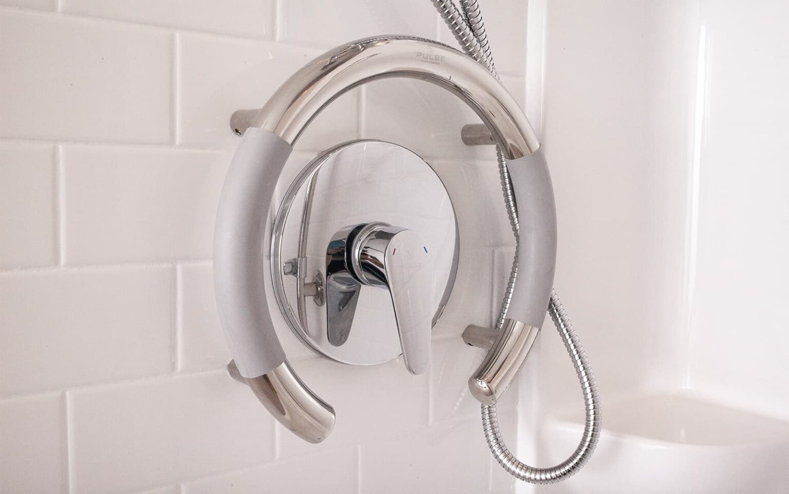 safestep product feature shower grabbars circular ergo 1536x963